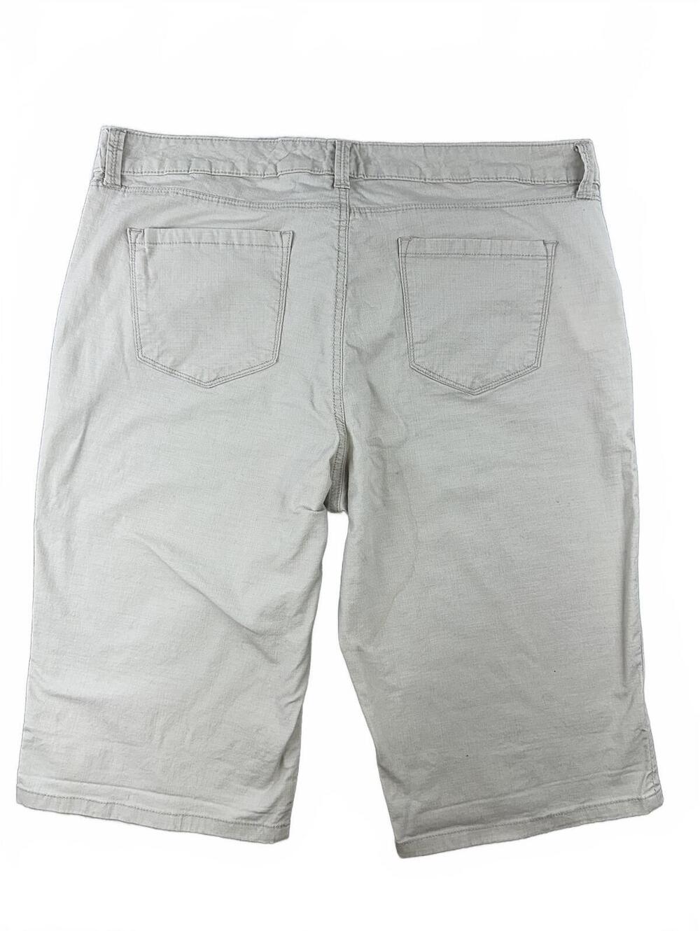 Bandolino Riley Light Gray Casual Bermuda Shorts - Picture 2 of 8